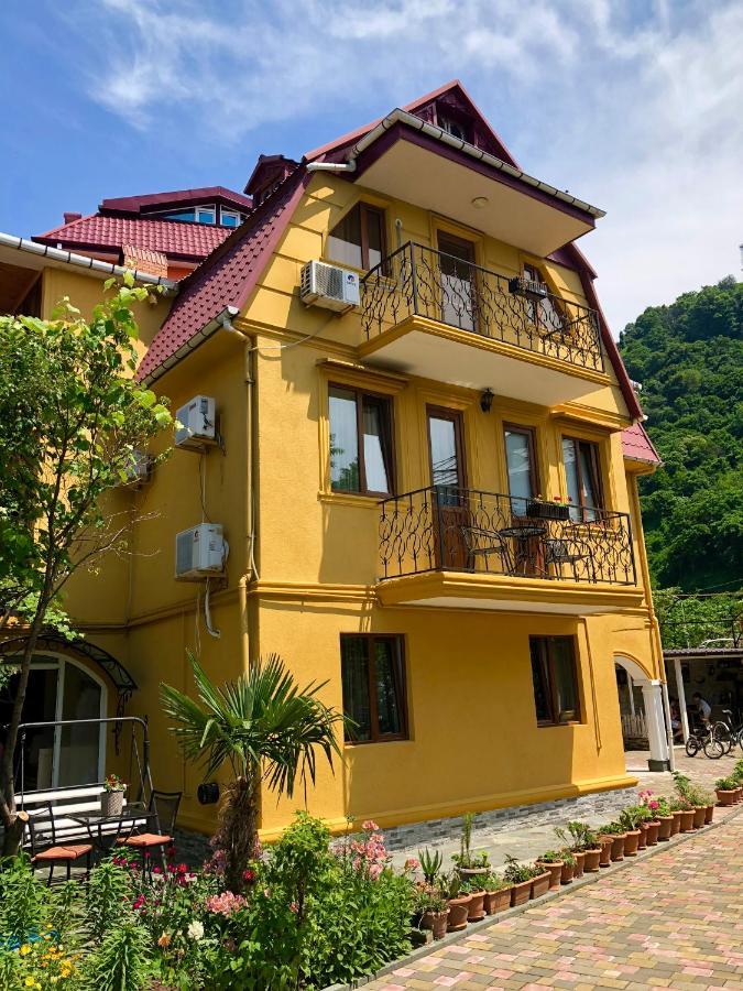 Deluxe Guest House Kvariati Exterior photo