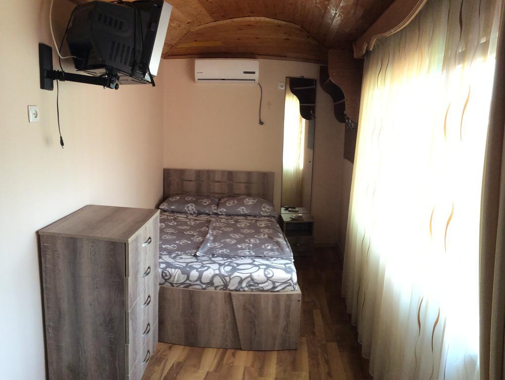 Deluxe Guest House Kvariati Exterior photo