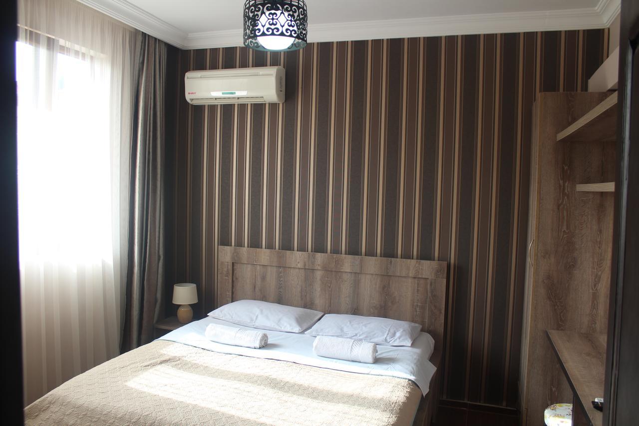Deluxe Guest House Kvariati Exterior photo