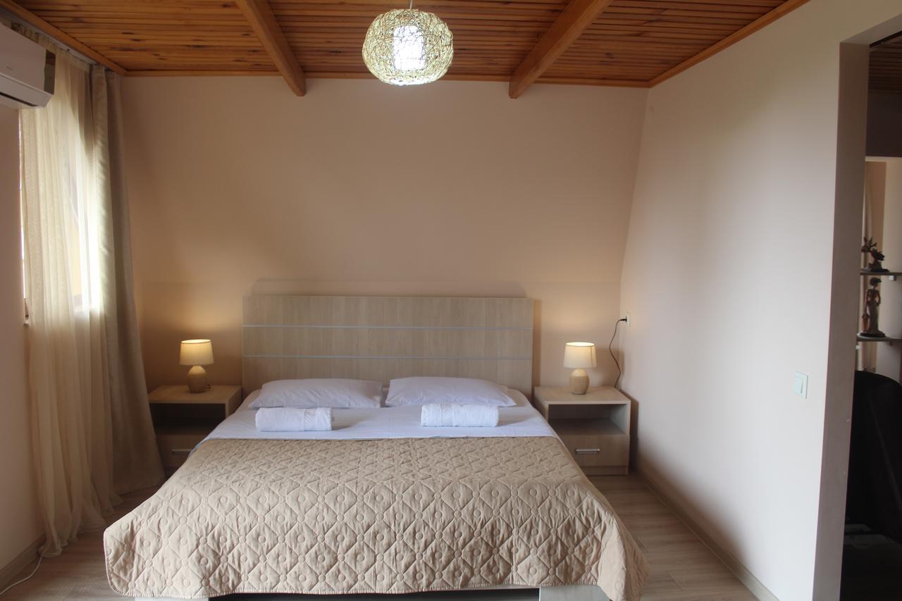 Deluxe Guest House Kvariati Exterior photo